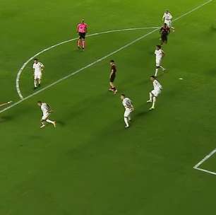 Gabigol marca nos acréscimos, e Santos e Corinthians empatam