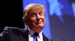 Trump muda regras sobre água em chuveiros: 'Gosto de lavar meu lindo cabelo'