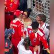 Hamilton é flagrado beijando Kim Kardashian após GP de Mônaco