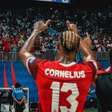 Cornelius: 5ª série não se aguenta e tira onda com nome de canadense