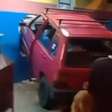Motorista embriagado invade mercearia no interior de SP