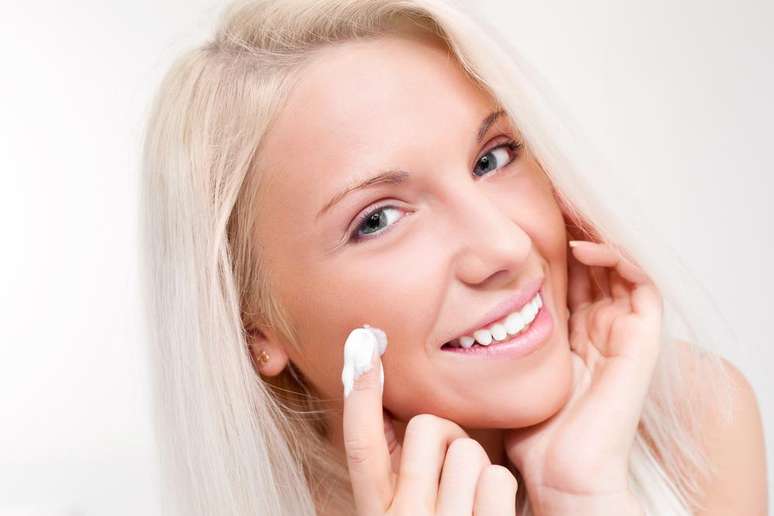 De acordo com um estudo desenvolvido por pesquisadores da It&aacute;lia, creme feito com  horm&ocirc;nio &eacute; uma arma eficiente contra o surgimento de les&otilde;es acneicas no rosto