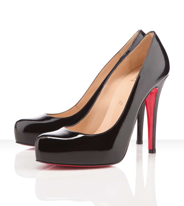 A Louboutin processou diversas grifes por lançarem sapatos com o solado vermelho, sua marca registrada