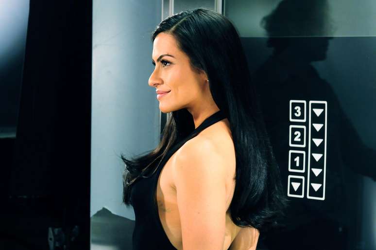 Cleo Pires, estrela da campanha de Clear, dá dicas de beleza para os cabelos em seu Twitter