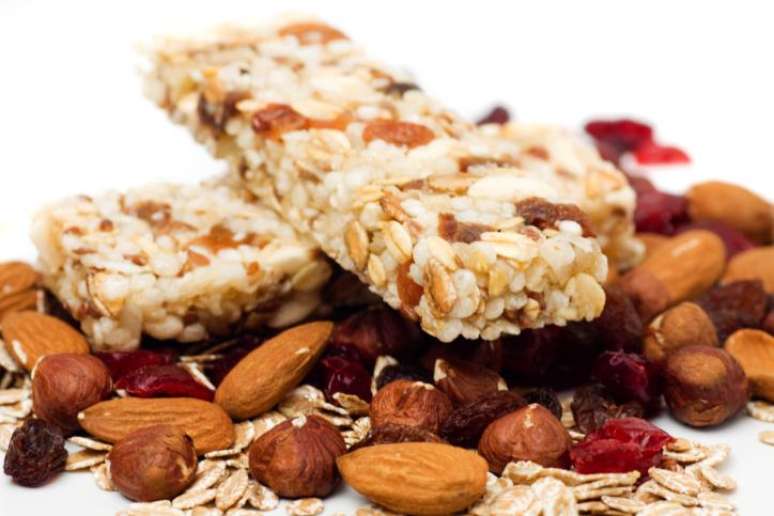 Barras de cereal: É prática e boa para comer durante o dia