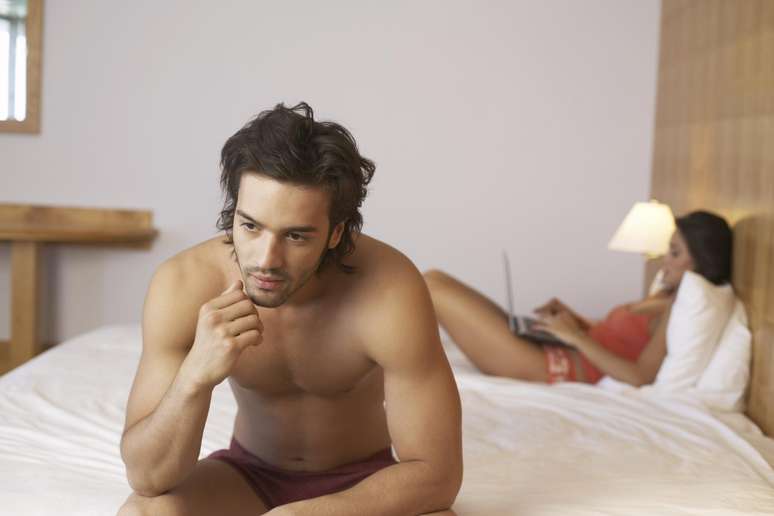 De acordo com pesquisa, quase metade dos homens preferem garantir o emprego a desistir da vida sexual