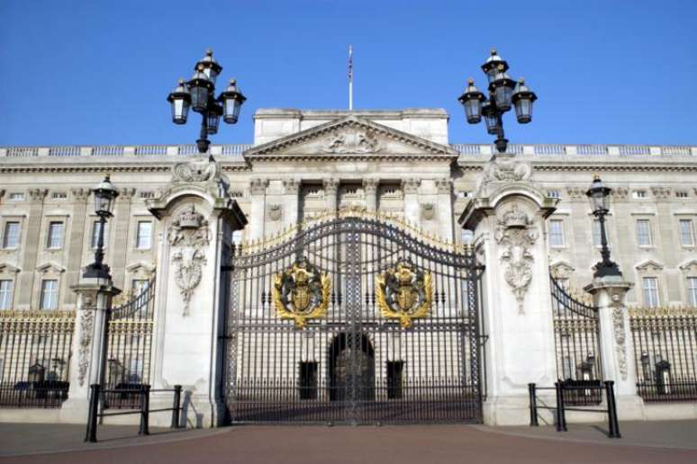 Visitar o palácio de Buckingham é uma das indicações do jogador