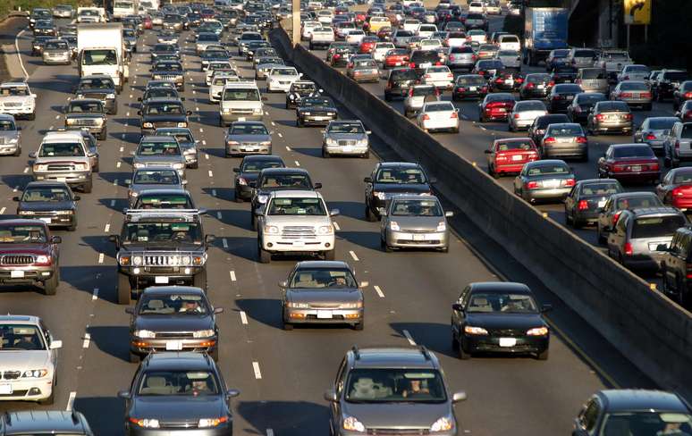 Viver proximo ao barulho do trânsito pode aumentar risco de problemas do coração
