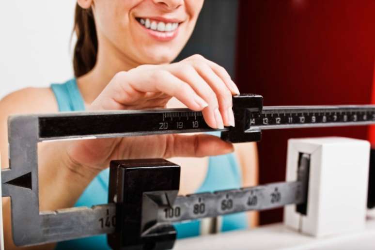 Mulheres que perderam peso sentiram menos sintomas típicos da menopausa