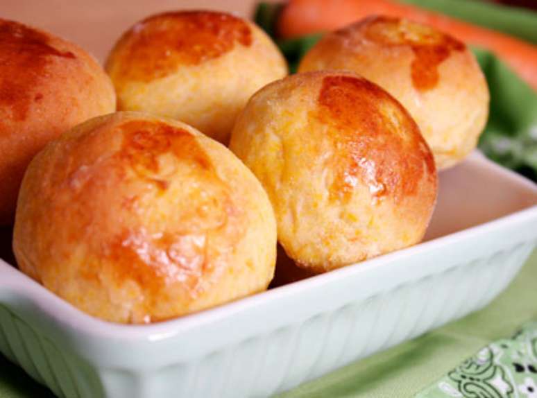 Bolachinha de côco com goiabinha - Picture of Café Pão de Queijo