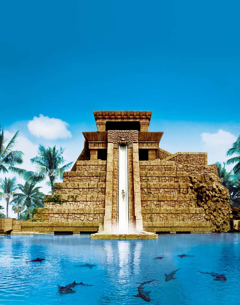 O tobogã Leap of Faith fica localizado no Aquaventure Water Park, nas Bahamas, e possui formato dos templos maia