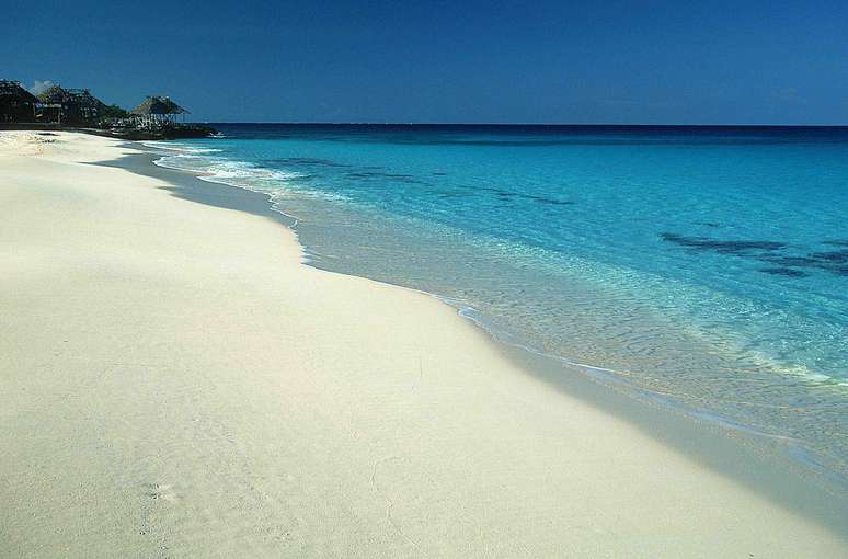 Turcas e Caícos: morar nas Turcas e Caícos, um dos arquipélagos mais exclusivos do Caribe, tem o seu preço. Mas cada centavo vale na hora de acordar todos os dias e aproveitar algumas das praias mais paradisíacas do planeta. A maioria dos habitantes (locais e estrangeiros) vive na ilha de Providenciales, na cidade homônima, capital do país