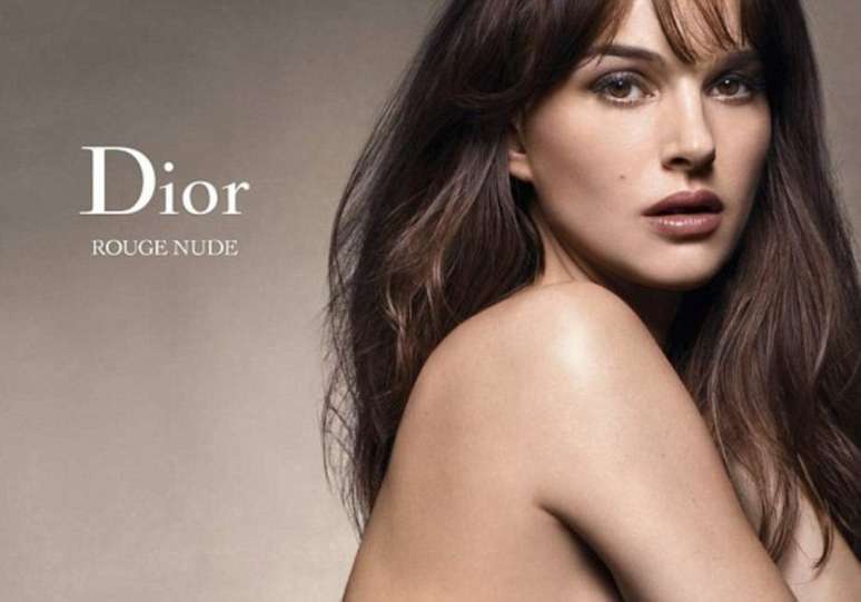 A atriz Natalie Portman foi fotografada por Mario Sorrenti para promover uma nova linha de produtos chamada Dioshin Nude