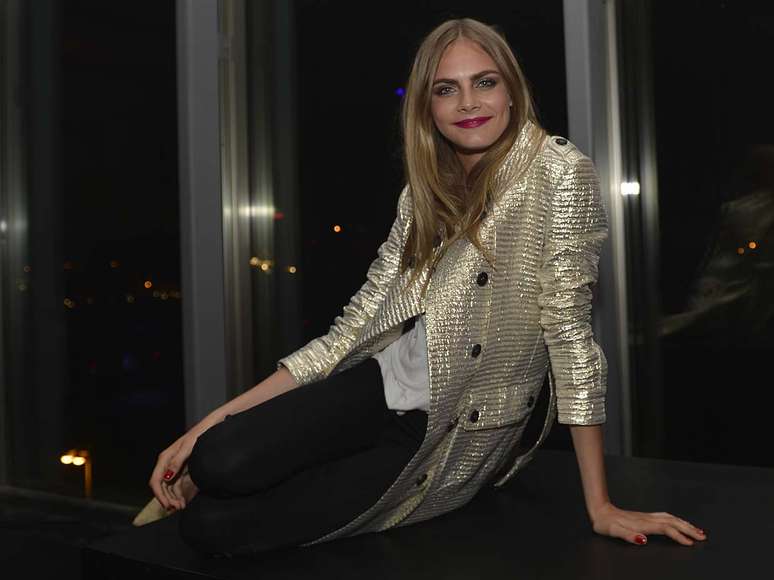 Cara Delevingne curte festa em São Paulo