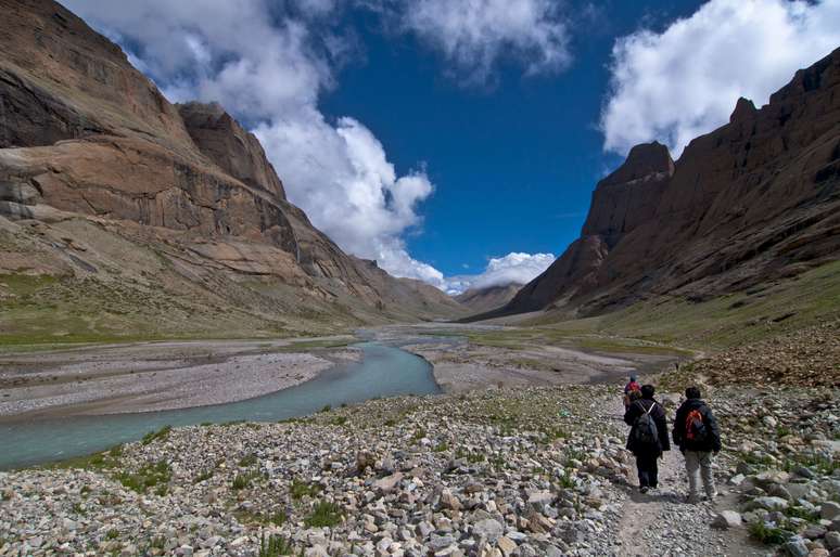 A trilha até o monte Kailash, no Tibete, tem 51 km de extensão