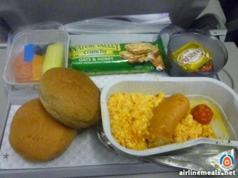 Os passageiros do site AirlineMeals postam fotos e comentam os desastres culinários que enfrentam nos aviões