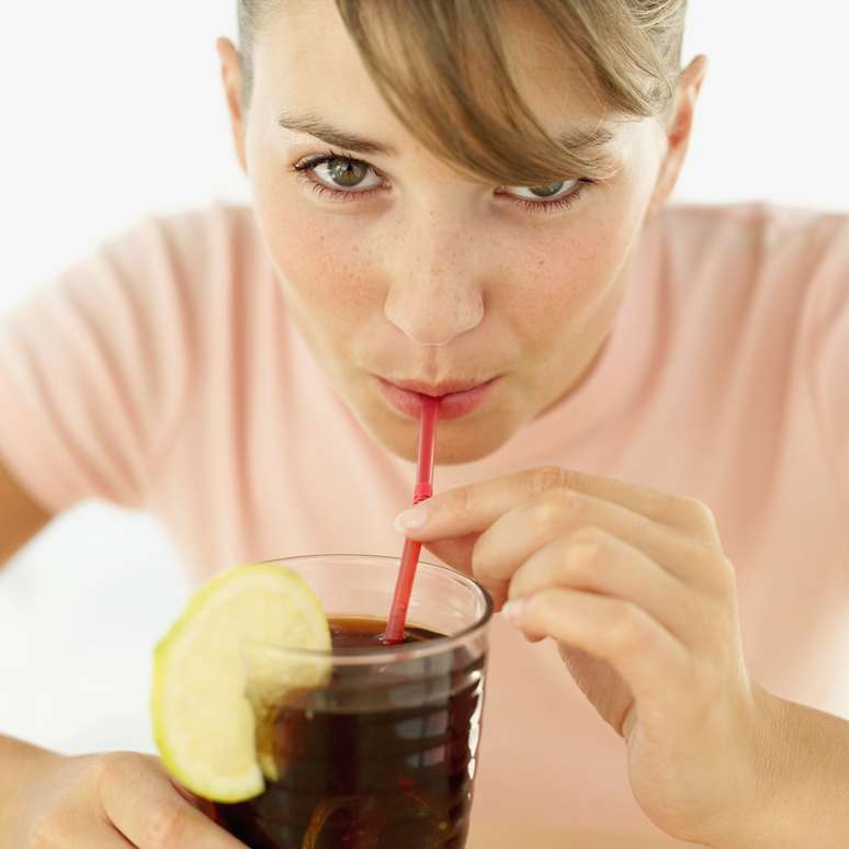 Refrigerante diet pode causar problemas renais, ressaca e até mesmo obesidade
