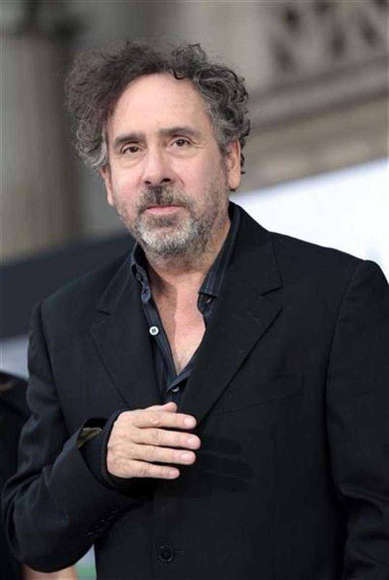 O diretor e produtor Tim Burton posa na premier do filme "Frankenweenie", em Hollywood, Califórnia. 24/09/2012