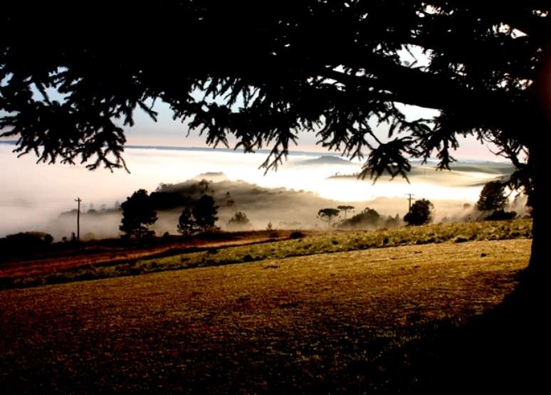 Imagem do inverno de 2011 mostra amanhecer na altura do km 11 da estrada Canela