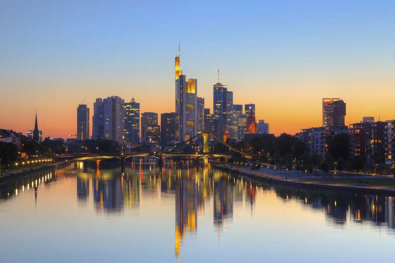 Frankfurt, Istambul e Budabeste são alguns dos destinos que oferecem hospedagem com diárias de R$ 300 