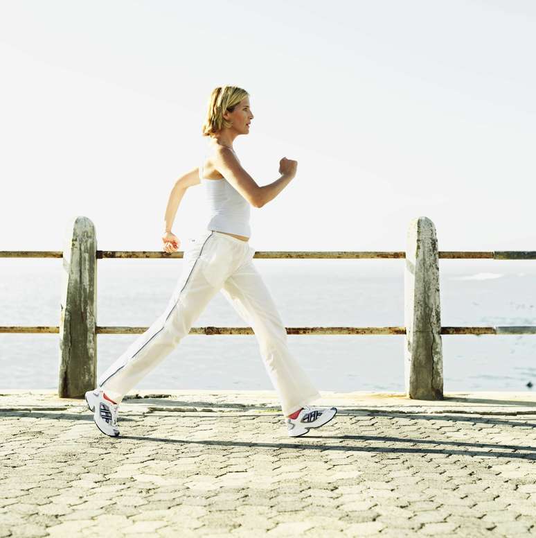 De acordo com uma pesquisa realizada com dinamarqueses, caminhar rápido e correr ajudam a cortar o risco de desenvolver o problema, mas uma hora de caminhada lenta diariamente não faz diferença