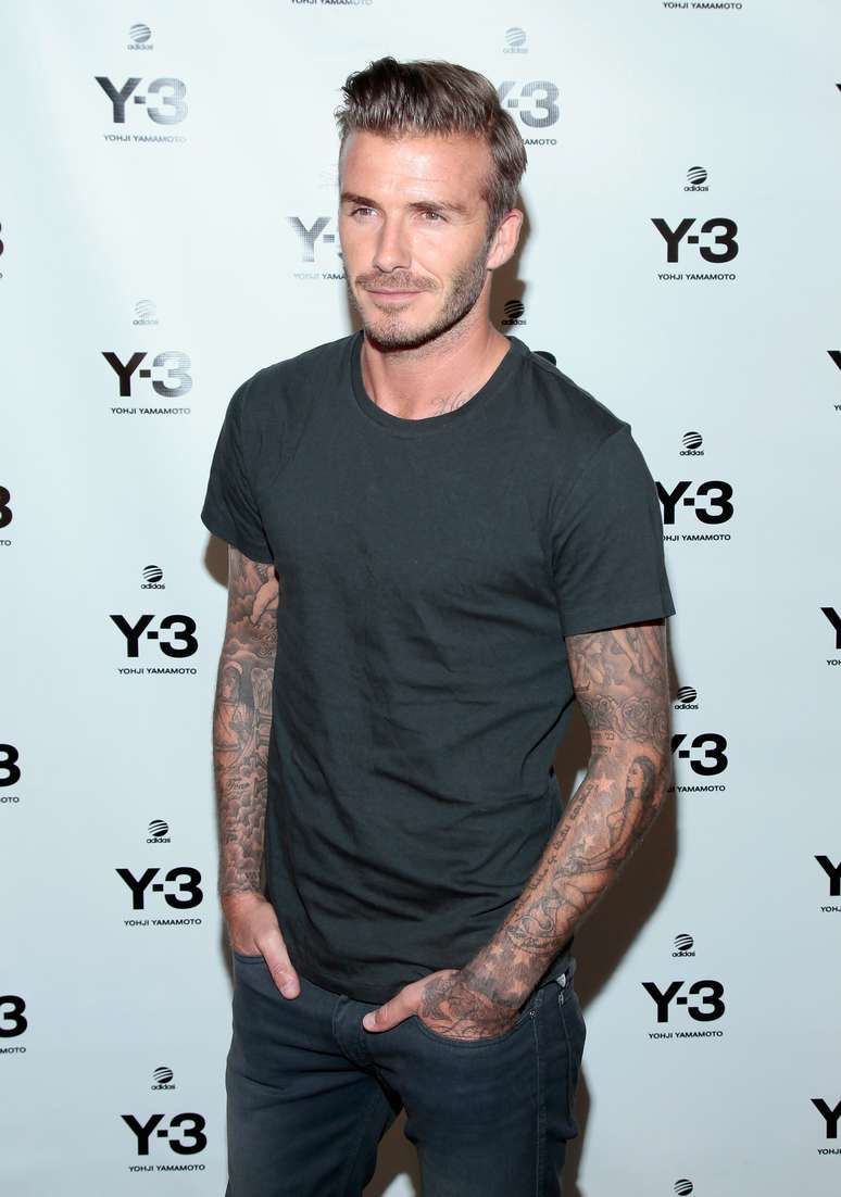 David Beckham: o jogador tem obsessão por simetria e dualidade, por isso, na sua casa e em quartos de hotéis, sempre mantém tudo organizado e enfileirado. Além disso, também precisa manter os objetos em pares. Em sua geladeira, por exemplo, as latas de refrigerante são colocadas de duas em duas. Se tiver um número ímpar, ele joga fora ou guarda no armário