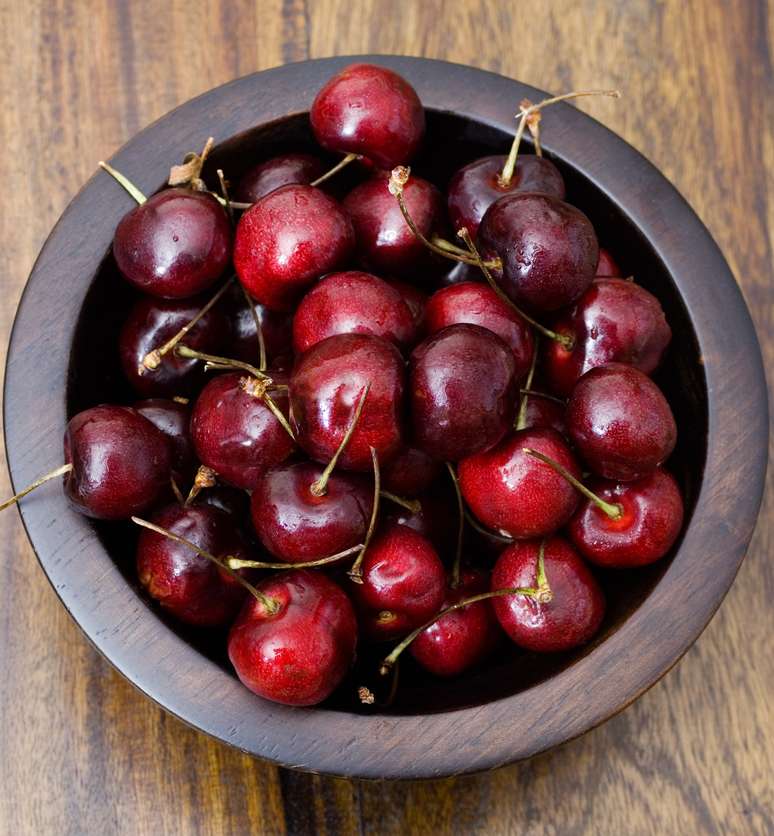 Fonte rica em antioxidantes e antocianina, a cereja ajuda a combater doenças comuns na meia idade