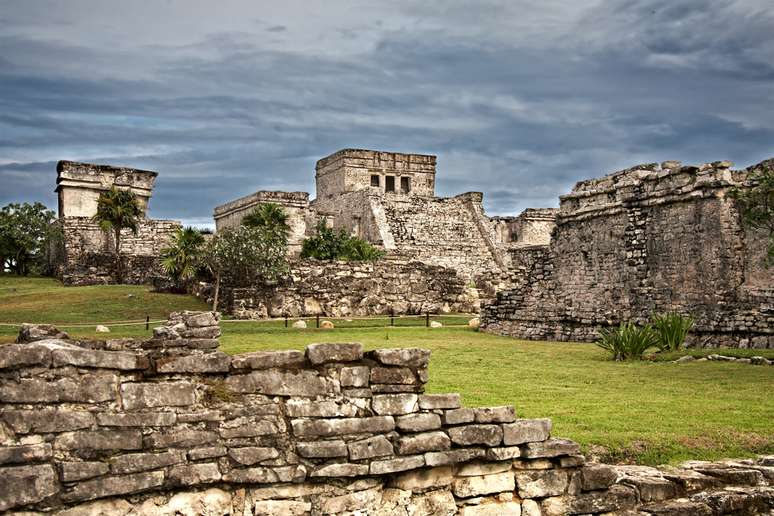 Ruínas da antiga cidade maia de Tulum, localizada a 132 km de distância de Cancún