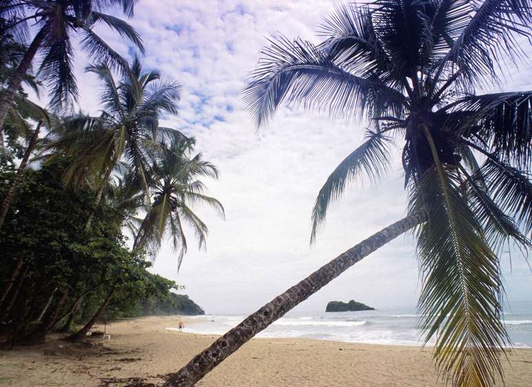 Na Costa Rica ficam algumas das praias e ilhas mais bonitas da América Central. Em um cantinho isolado ou nos destinos mais procurados, há sempre uma paisagem para se fotografar, como a praia de Punta Cocles (acima)