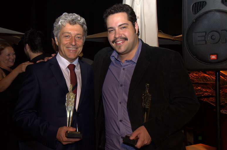 O jornalista Caco Barcellos e o ator Tiago Abravanel foram alguns dos homenageados da noite