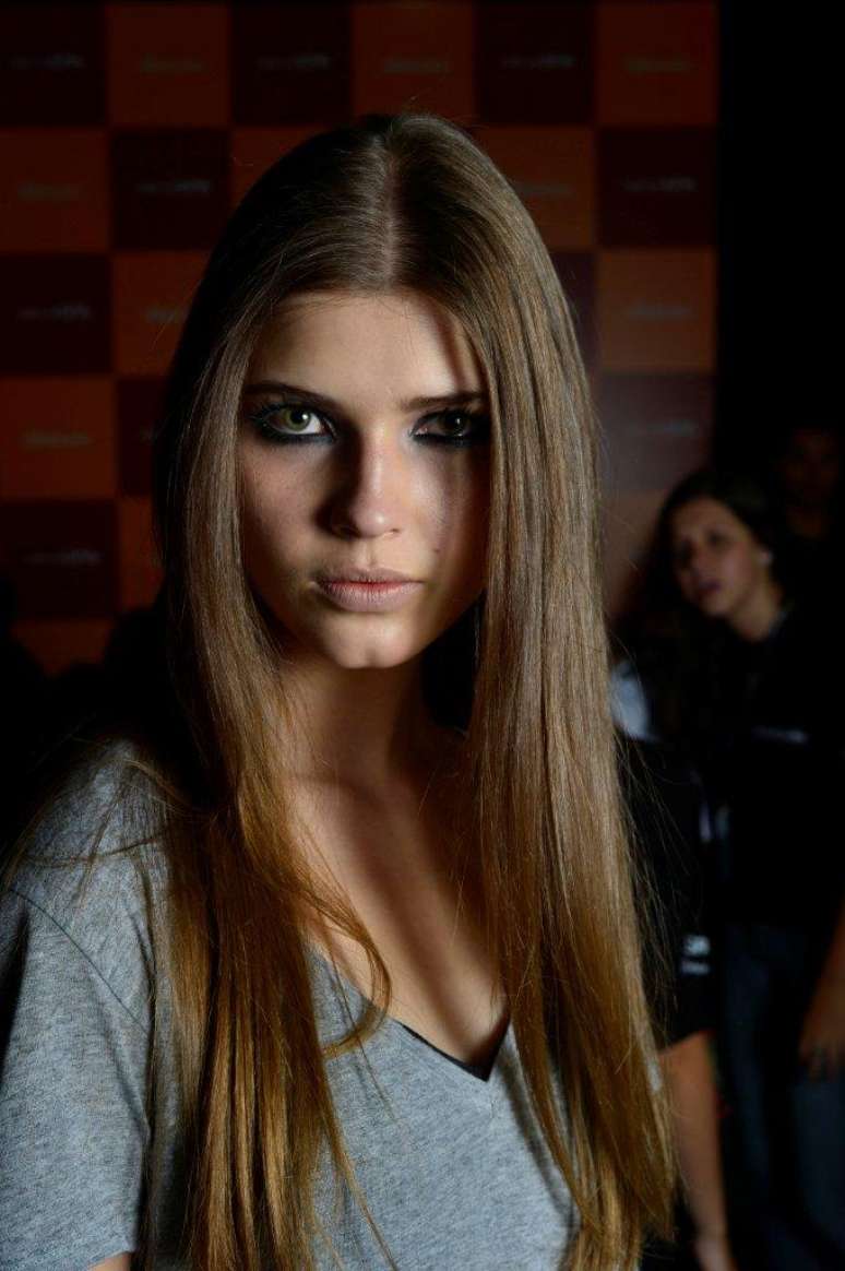 Olhos bem delineados s&atilde;o marca das modelos da TNG