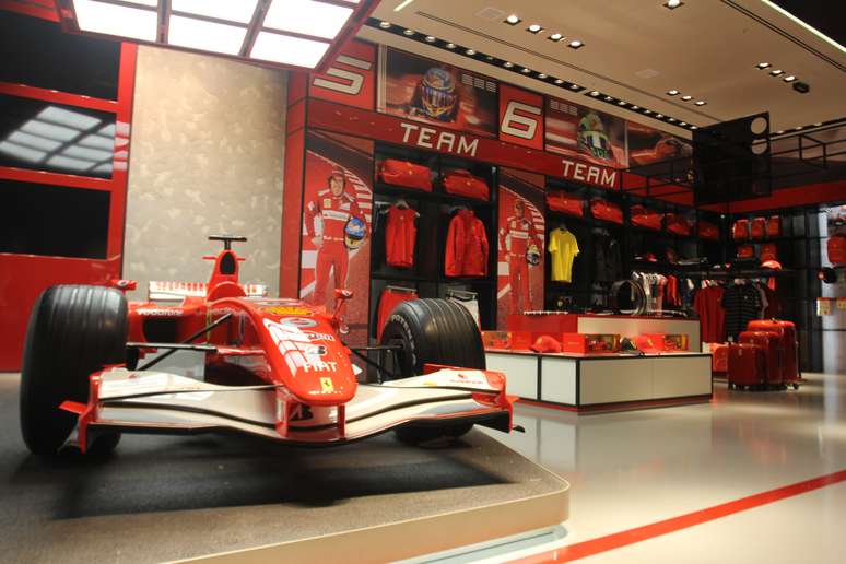 O Grupo Via Italia, importador exclusivo dos veículos da marca Ferrari para o Brasil, expande seus negócios com a abertura da primeira franquia oficial da loja Ferrari Store do país