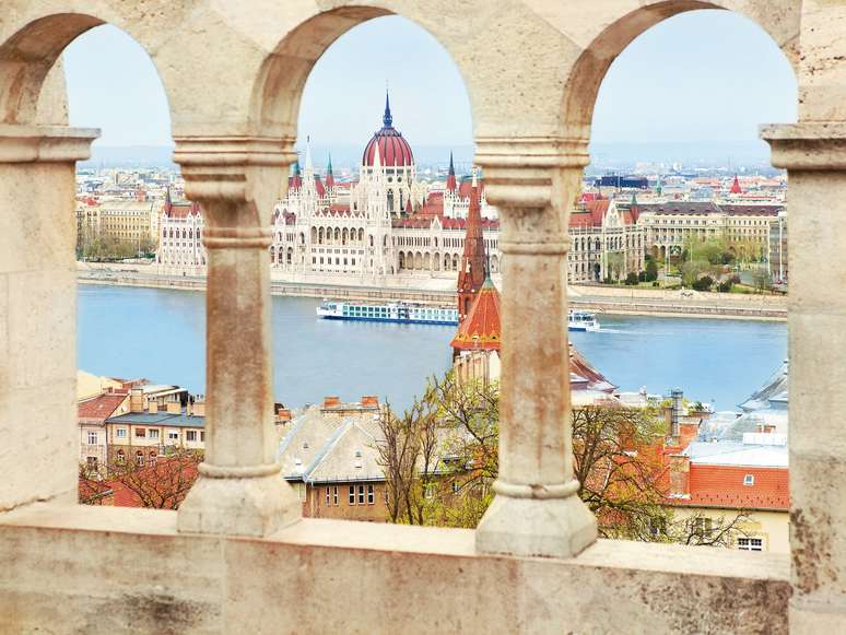 O Rio Danúbio corta a capital da Hungria, Budapeste