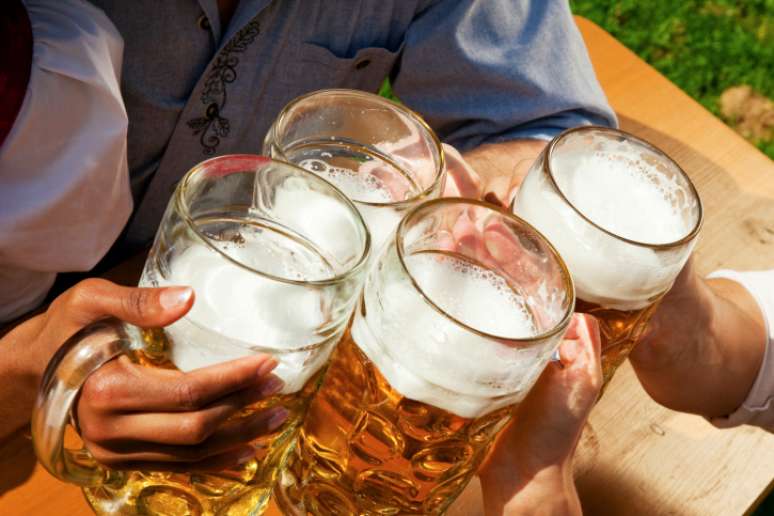 Segundo cientistas, uma taça ou copo por dia pode levar ao alcoolismo