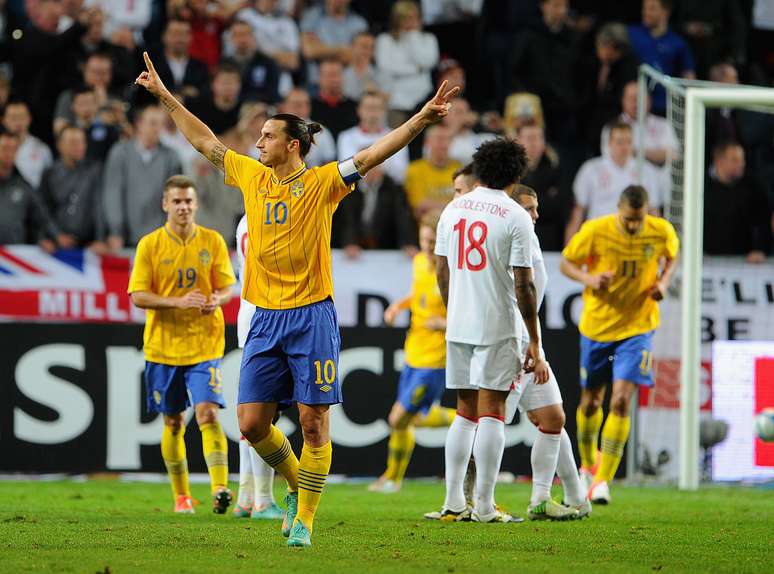 Ibrahimovic fez todos os quatro gols da Suécia no jogo