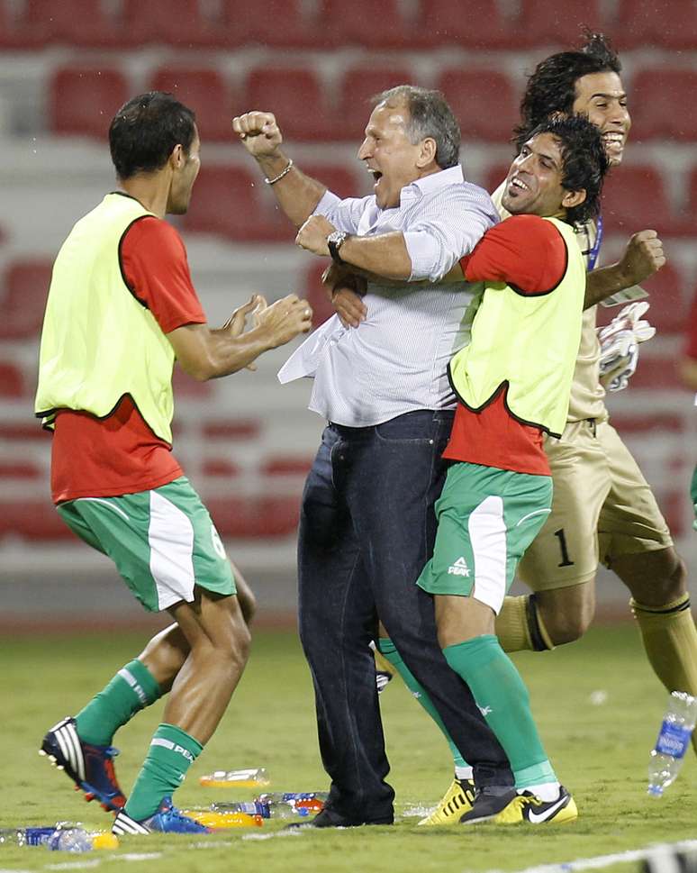 Zico comemora gol que definiu a vitória do Iraque
