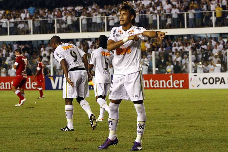Um dos precursores das danças nas comemorações dos gols, Neymar transformou diversas músicas em sucesso 
