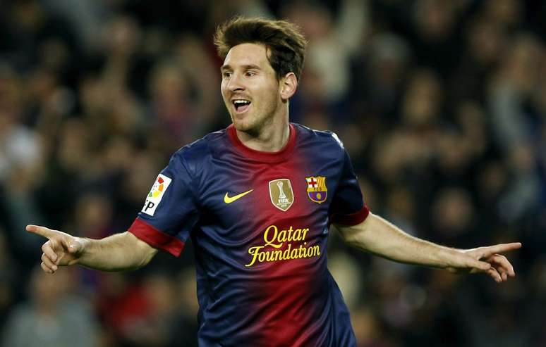 Com dois gols e atuação brilhante, Messi desequilibrou e levou Barcelona à vitória por 3 a 1 sobre o Zaragoza neste spabado