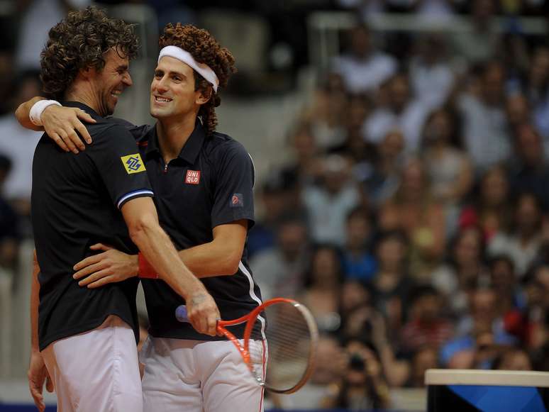 <p>Guga venceu Djokovic em exibi&ccedil;&atilde;o no Rio de Janeiro em 2012</p>