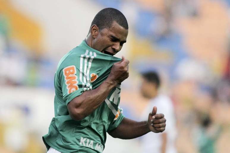 Mazinho foi emprestado pelo Palmeiras