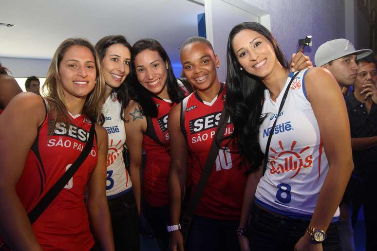 Um dos campeonatos de vôlei mais equilibrados do mundo, a Superliga foi apresentada nesta quarta-feira antes da estreia da edição 2012/13, neste final de semana; 31 medalhistas olímpicos disputarão as competições