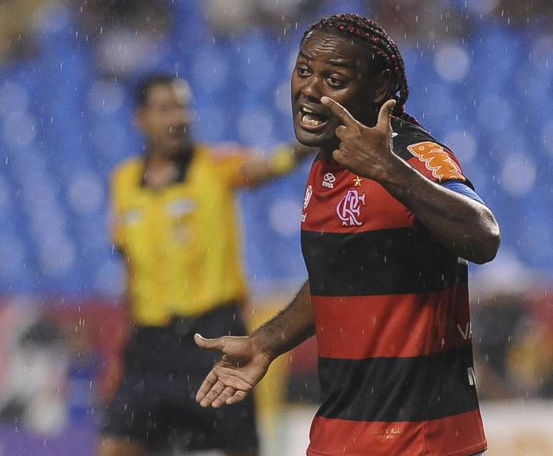 Love pode sair do Flamengo mais uma vez sem conquistar títulos
