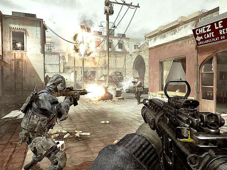 Um grupo de adolescentes estava jogando 'Call of Duty'