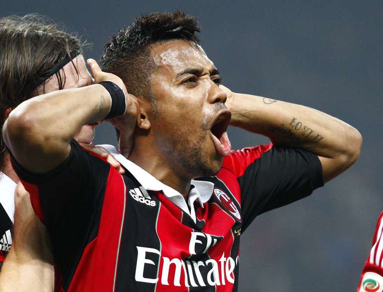 De bom humor, dirigente do Milan sugeriu ao Santos compra de Robinho e "projetou" dupla Neymar e El Shaarawy