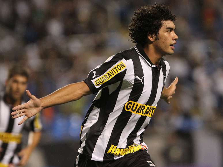 Bruno Mendes, do Botafogo, está entre os convocados para o Sul-Americano Sub-20