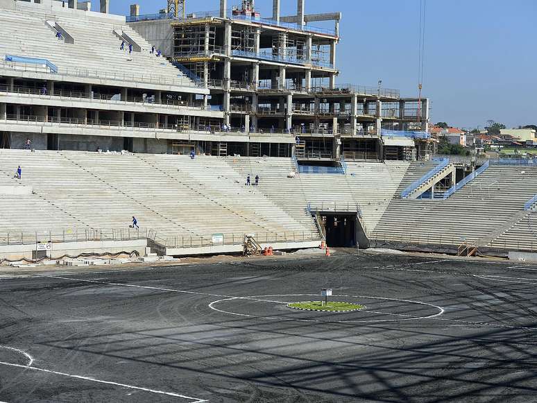 A entrega do estádio corintiano está programada para o final do próximo ano