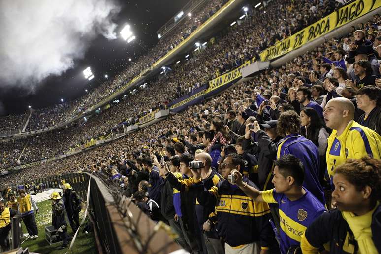 Considerado um dos maiores templos do futebol mundial, o mítico estádio de La Bombonera não apenas recebe os jogos do Boca Juniors como também conta com um museu que apresenta a história centenária de um dos maiores times do futebol mundial