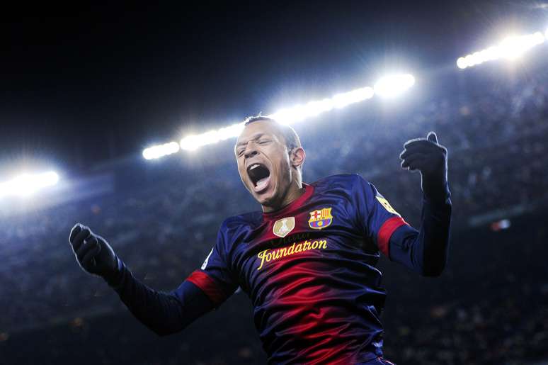 Adriano é ídolo do Barcelona, mas pode ser vendido ao futebol italiano