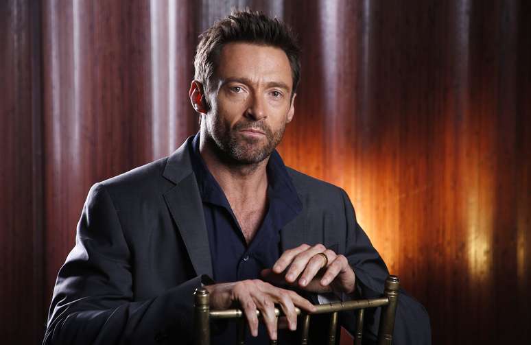 No longa, Jackman interpreta o protagonista Jean Valjean