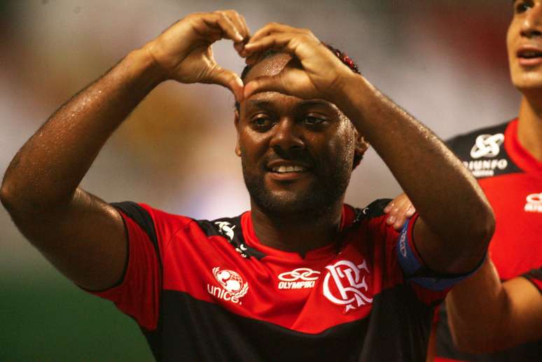 Vagner Love apoiou Patricia Amorim nas candidaturas à Câmara Municipal do Rio de Janeiro e à reeleição no Flamengo